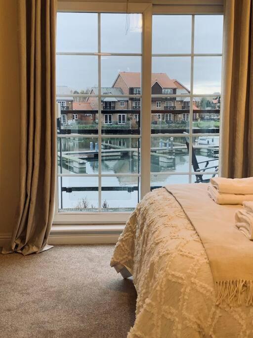 Waterside Townhouse With Balcony And Marina View Apartment Skellingthorpe Екстериор снимка